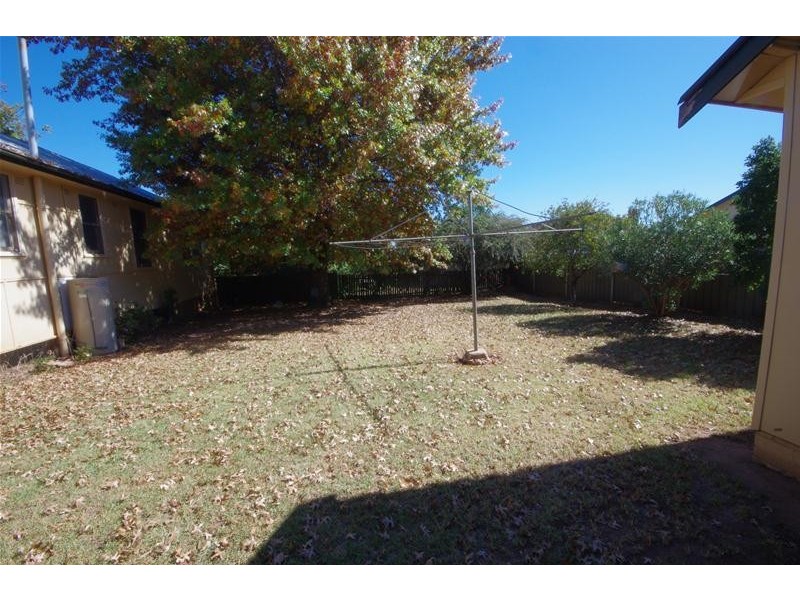 2 Sheahan Street, Cowra NSW 2794