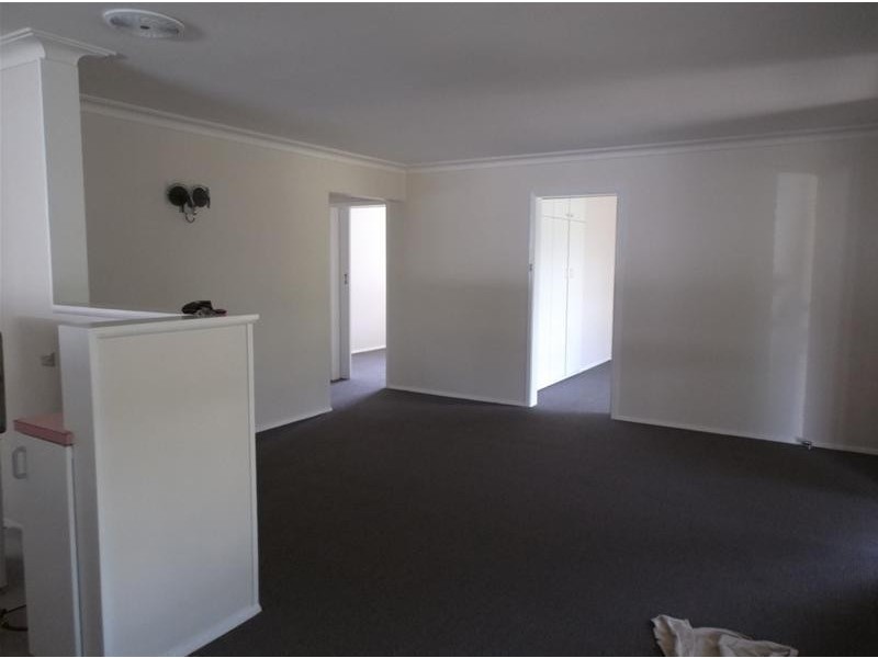 10 Newcombe  Street, Cowra NSW 2794