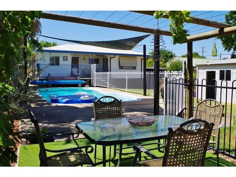 50 Lee Street, Cowra NSW 2794