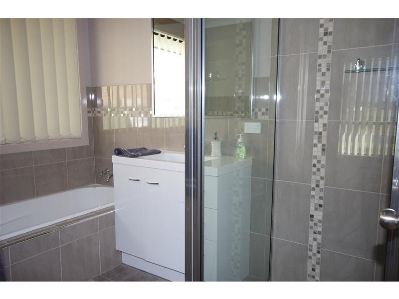 4 Mirage Drive, Cowra NSW 2794