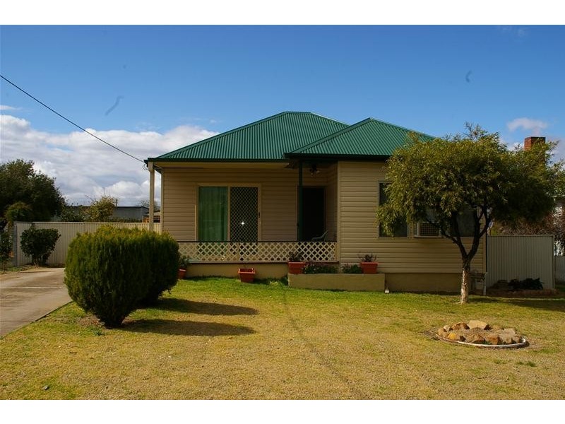 5 Thomas Street, Cowra NSW 2794