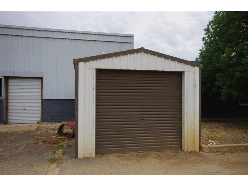 1 Campbell Street, Cowra NSW 2794