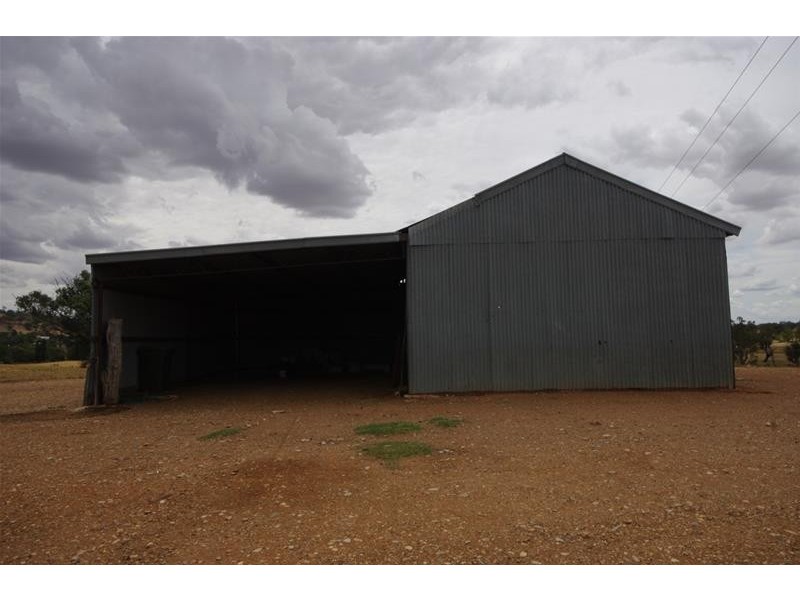 1 Campbell Street, Cowra NSW 2794