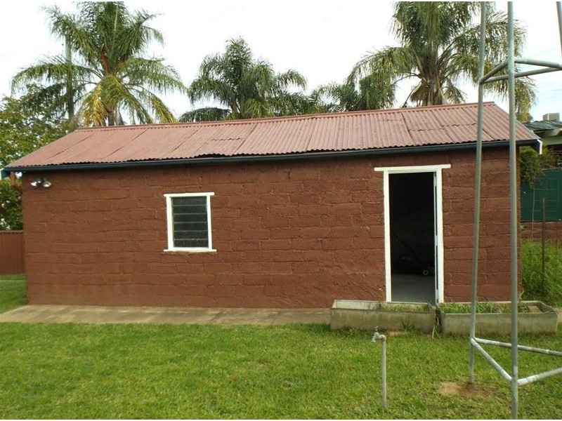 11 Vaux Street, Cowra NSW 2794