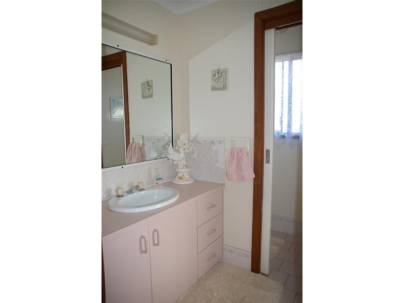 11 Ranken Street, Cowra NSW 2794