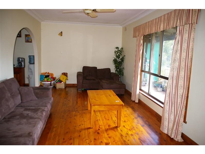 Grenfell Road, Cowra NSW 2794