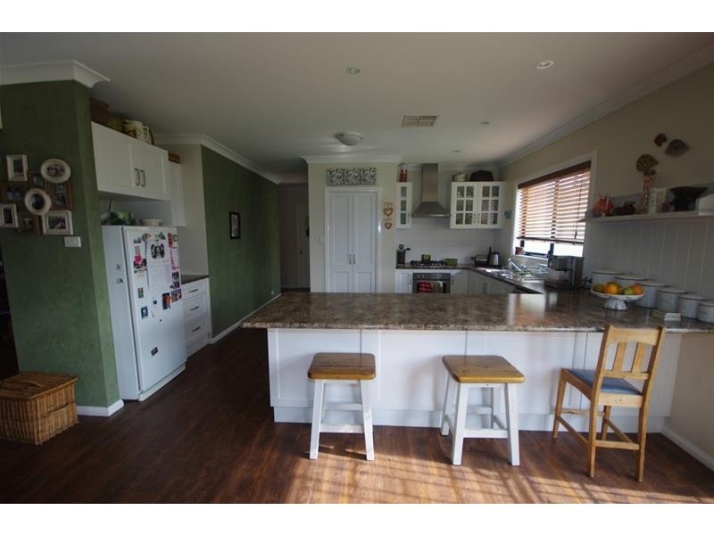 35 Dawson Drive, Cowra NSW 2794