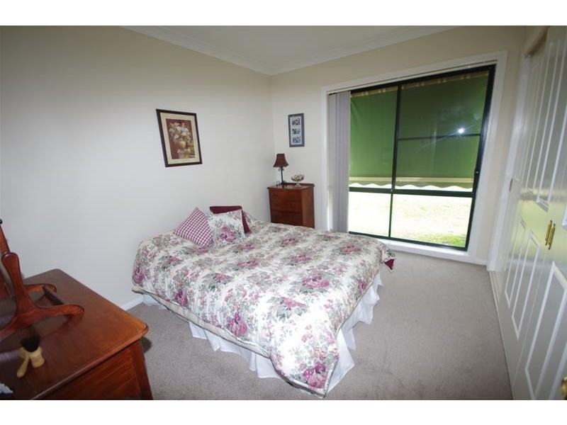 35 Dawson Drive, Cowra NSW 2794