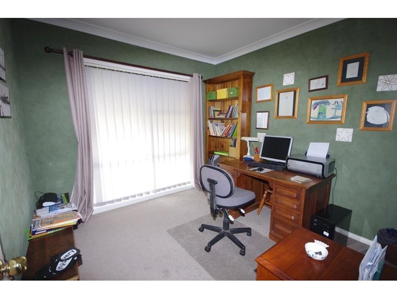 35 Dawson Drive, Cowra NSW 2794