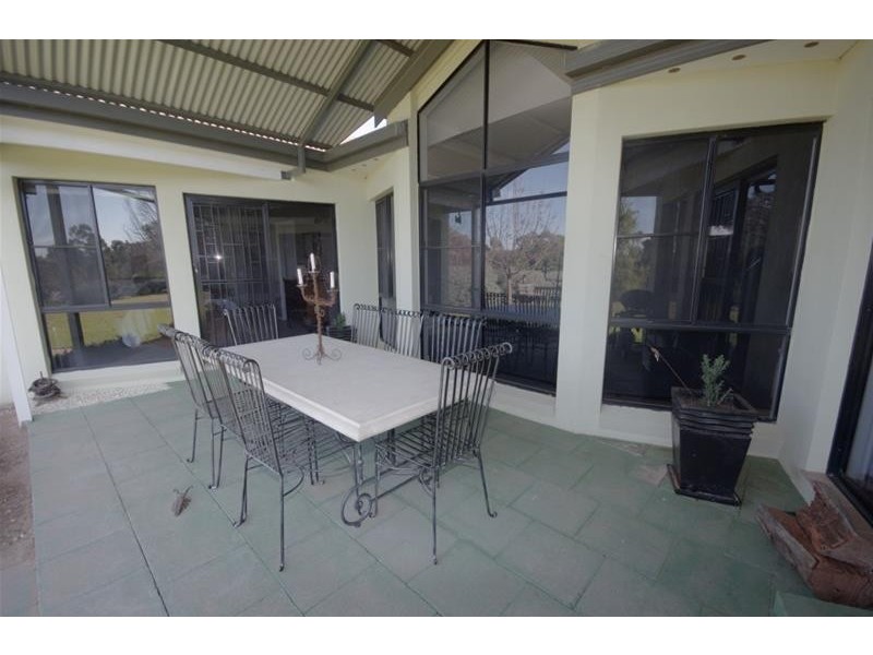 35 Dawson Drive, Cowra NSW 2794