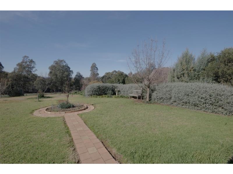35 Dawson Drive, Cowra NSW 2794