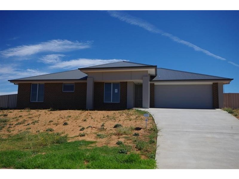1 Vineyard Drive, Cowra NSW 2794