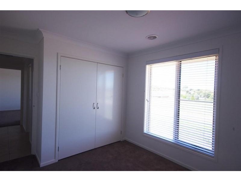 1 Vineyard Drive, Cowra NSW 2794