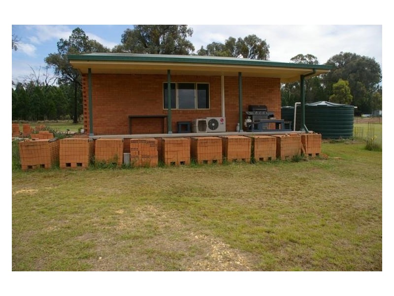 228 Conimbla Road, Cowra NSW 2794