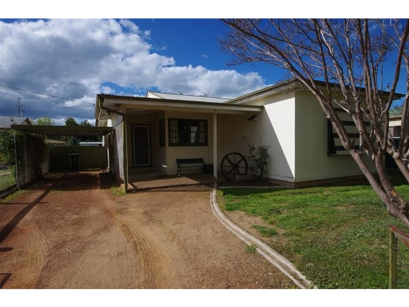 7 Mulyan Street, Cowra NSW 2794