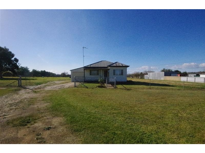 70 Waratah Street, Cowra NSW 2794