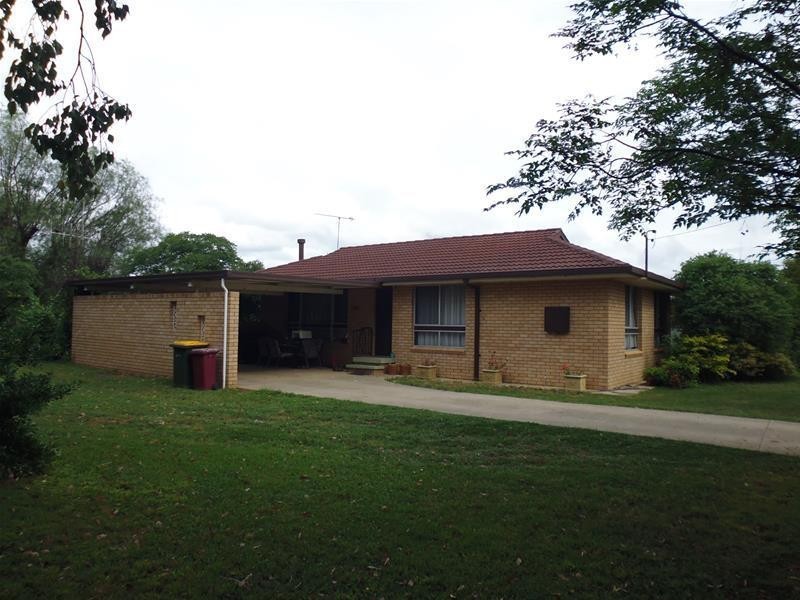 14 Bank Street, Gooloogong NSW 2805