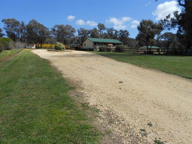 240 Conimbla Road, Cowra NSW 2794