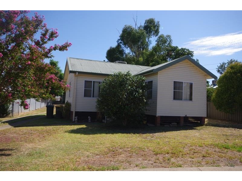 14 Myall Street, Cowra NSW 2794