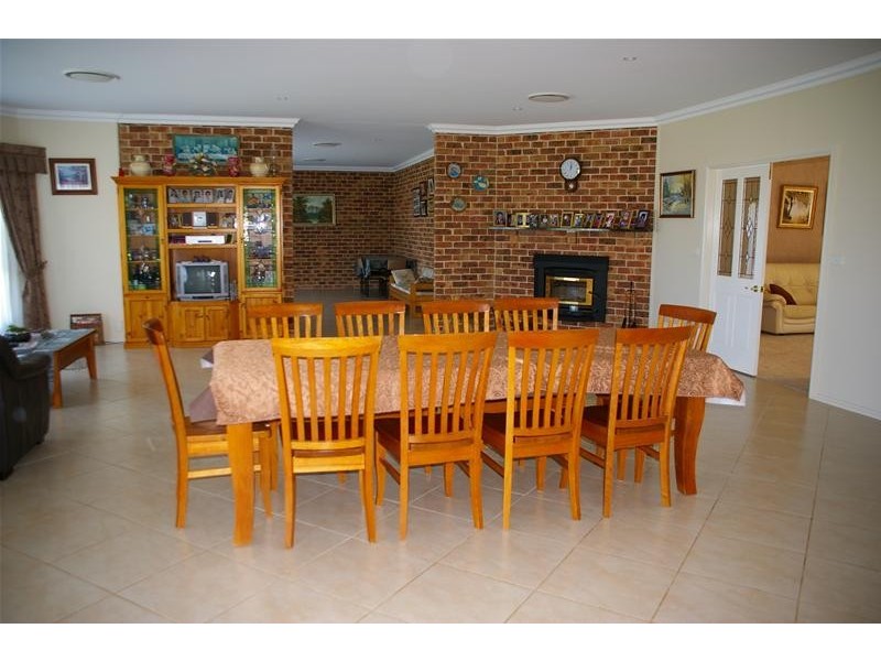 1826 North Logan Road, Cowra NSW 2794