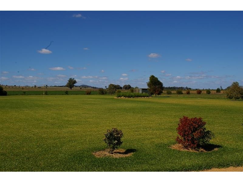 1826 North Logan Road, Cowra NSW 2794
