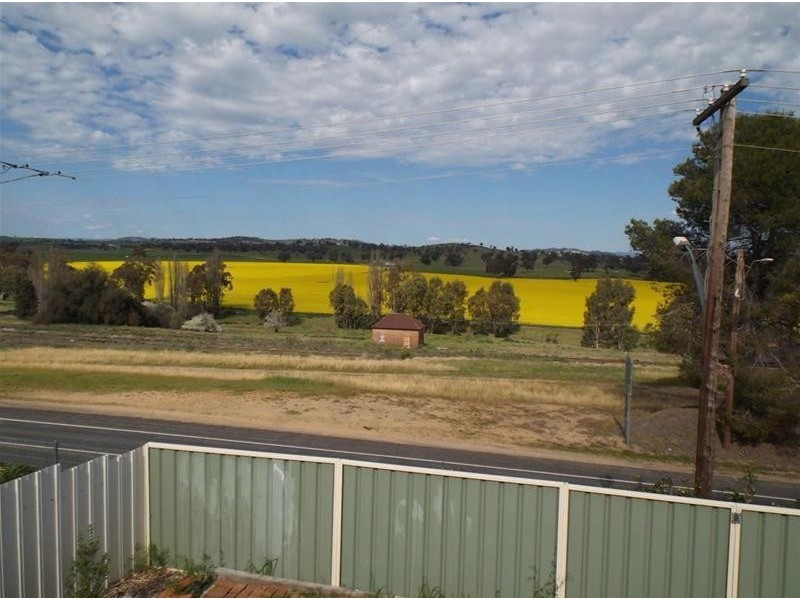 16 Lynch Street, Cowra NSW 2794