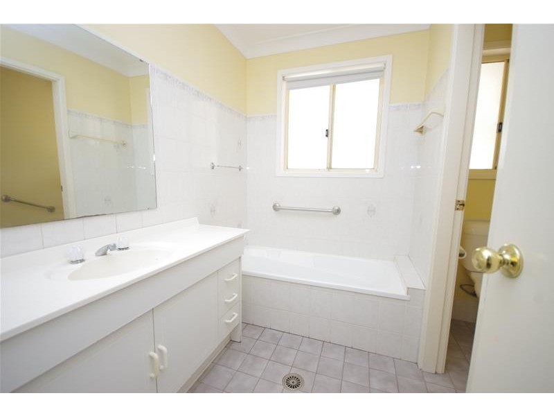 171 Elouera Road, Cowra NSW 2794