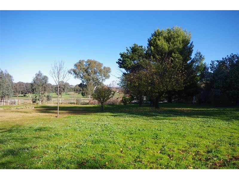 171 Elouera Road, Cowra NSW 2794