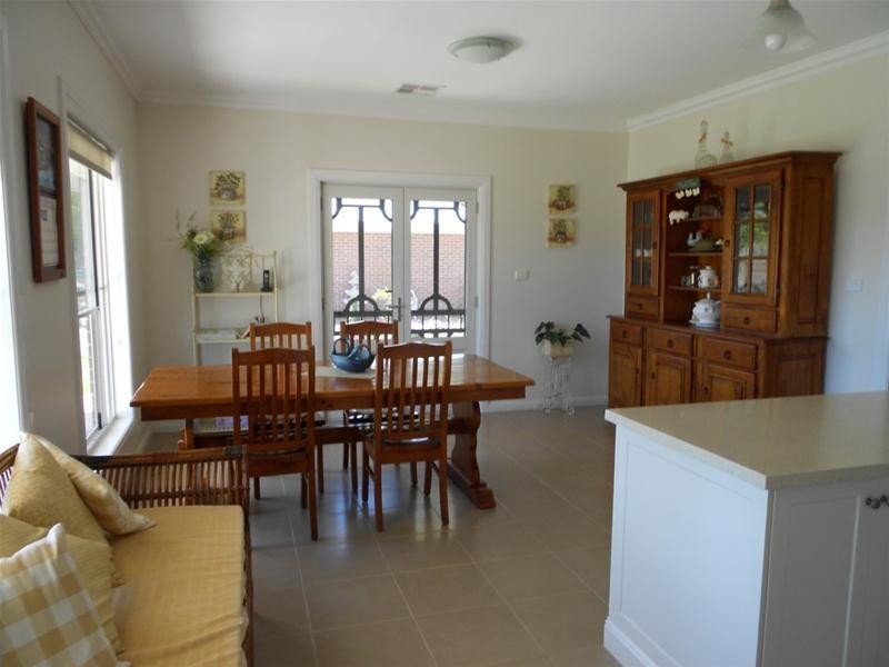 39 Elouera Road, Cowra NSW 2794