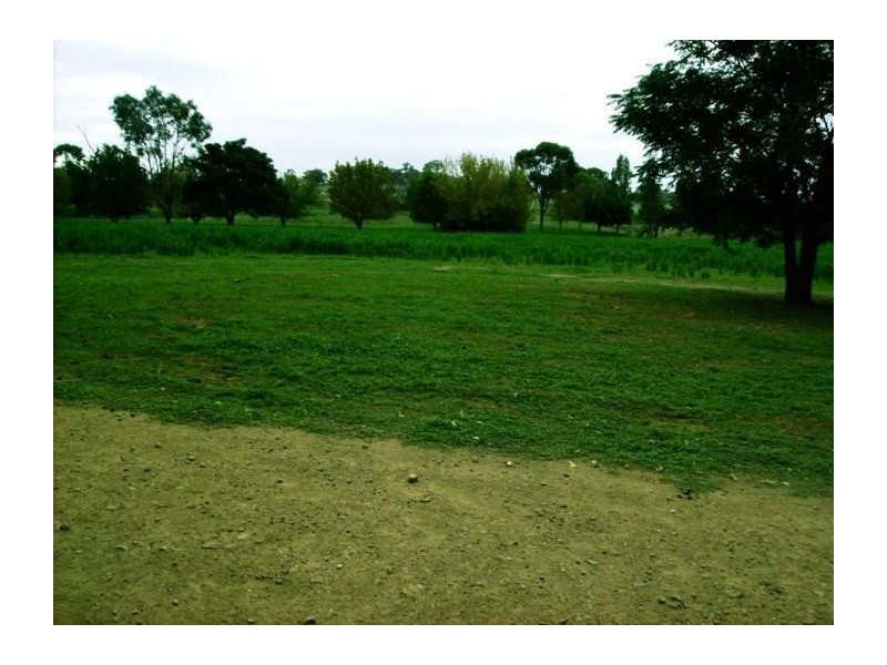 39 Elouera Road, Cowra NSW 2794