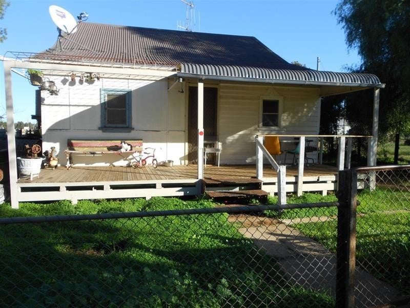 1 Railway Street, Caragabal NSW 2810