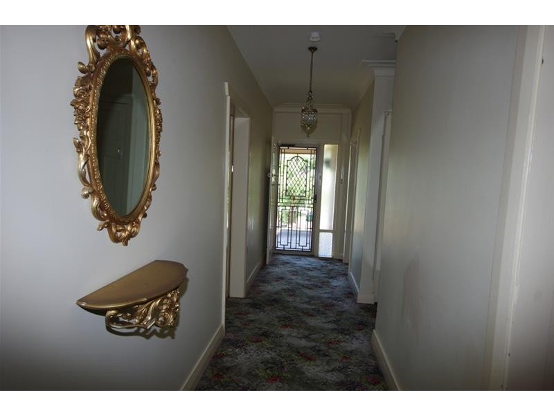 6 Carleton Street, Cowra NSW 2794