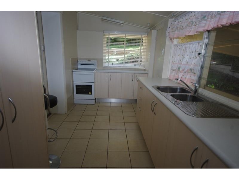 6 Carleton Street, Cowra NSW 2794