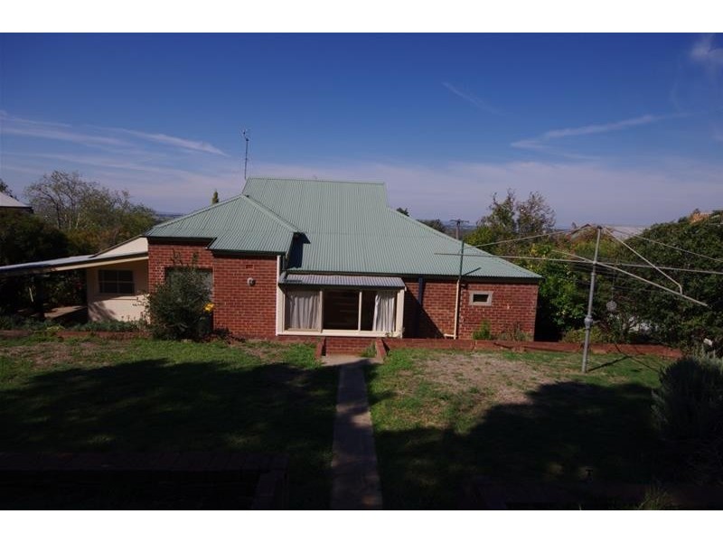 6 Carleton Street, Cowra NSW 2794