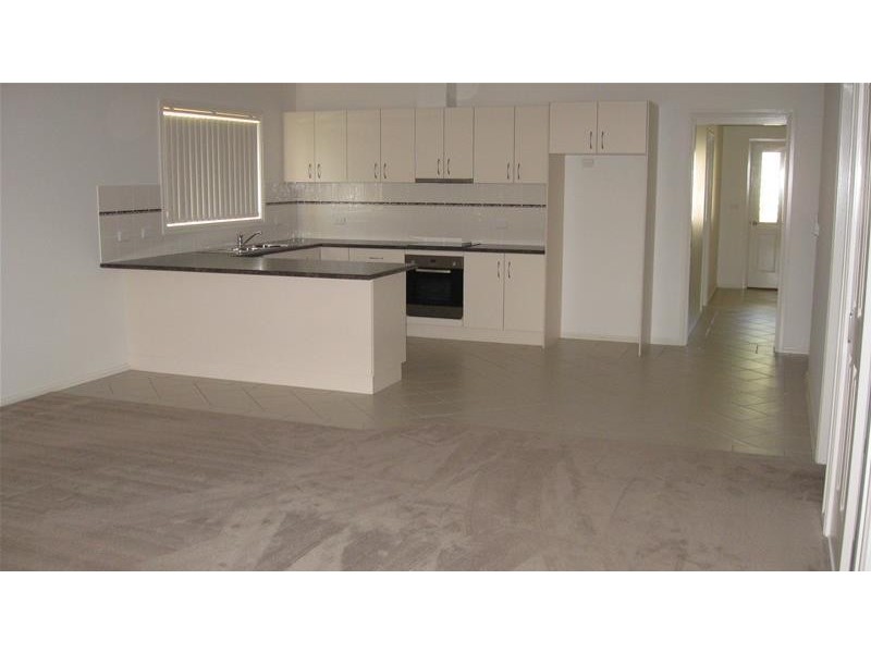 1/2 Amie Street, Cowra NSW 2794