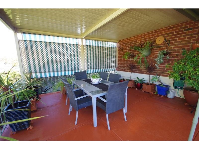 33 Dungaleer Street, Cowra NSW 2794