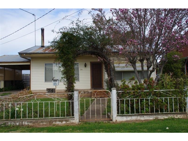 24 Mulyan Street, Cowra NSW 2794
