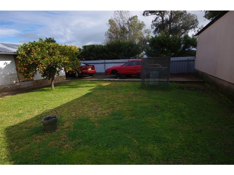 24 Mulyan Street, Cowra NSW 2794