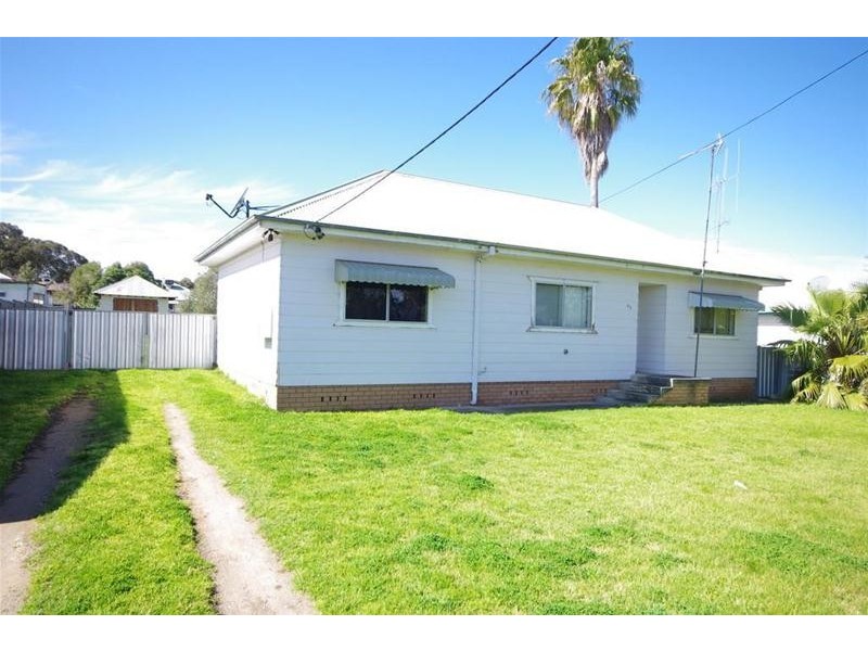 35 Victor Street, Cowra NSW 2794