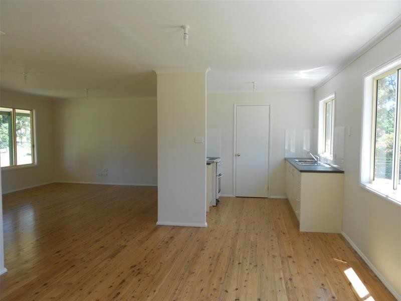 1 Parkes Street, Woodstock NSW 2793