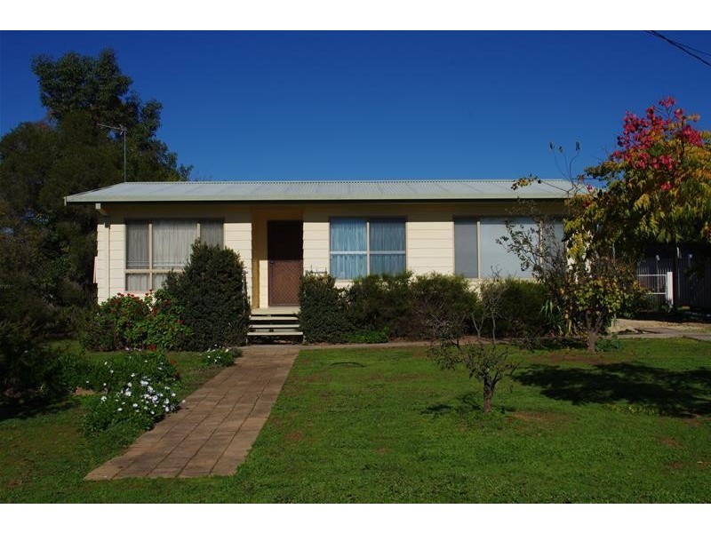 52 Walker Street, Cowra NSW 2794