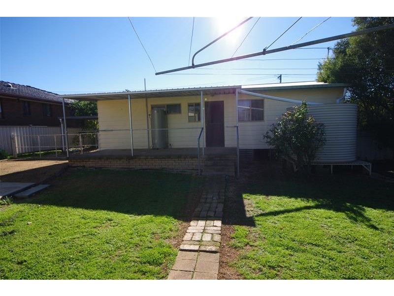 52 Walker Street, Cowra NSW 2794