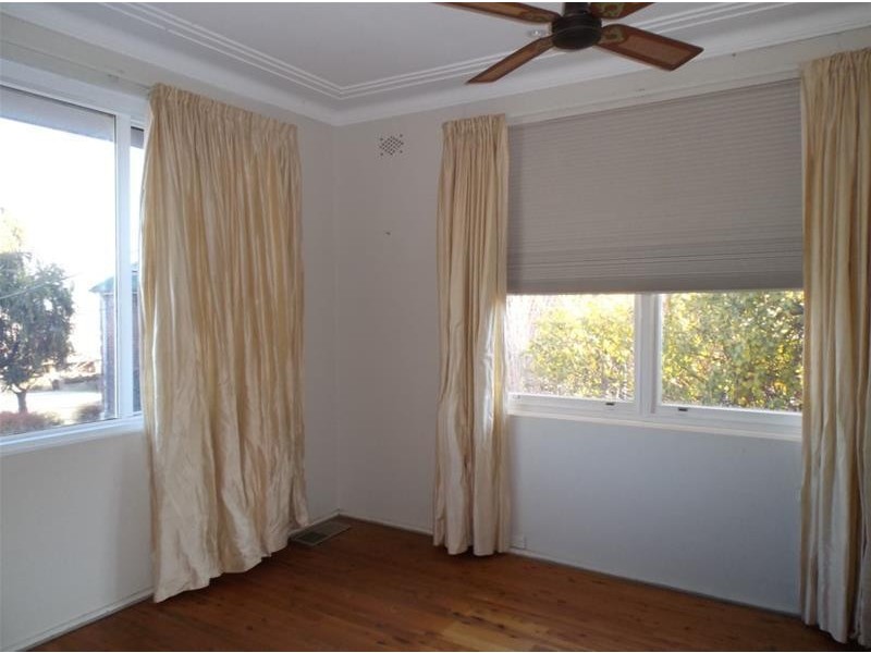 30 Keswick  Street, Cowra NSW 2794