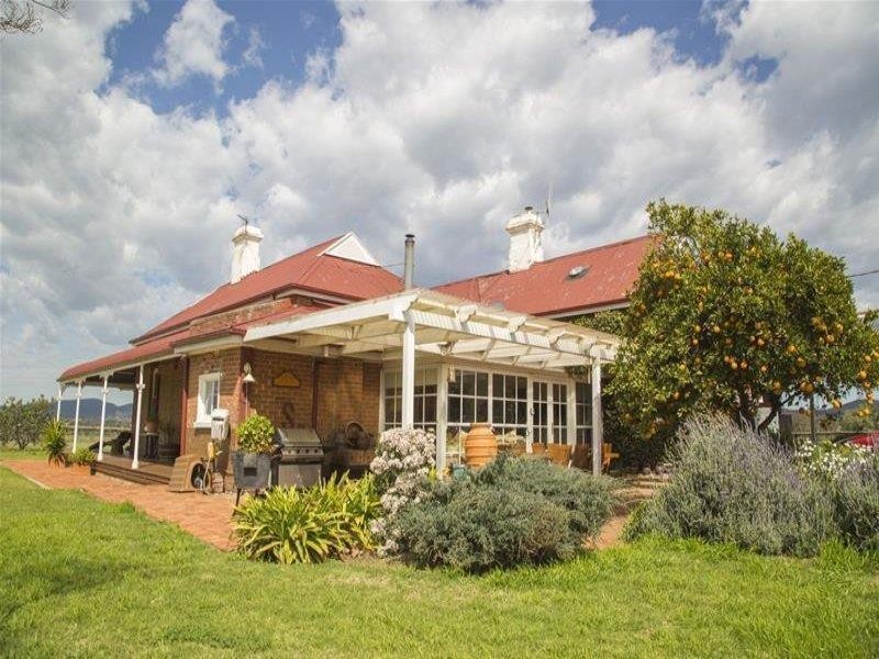 61 Middle Creek Road, Cowra NSW 2794