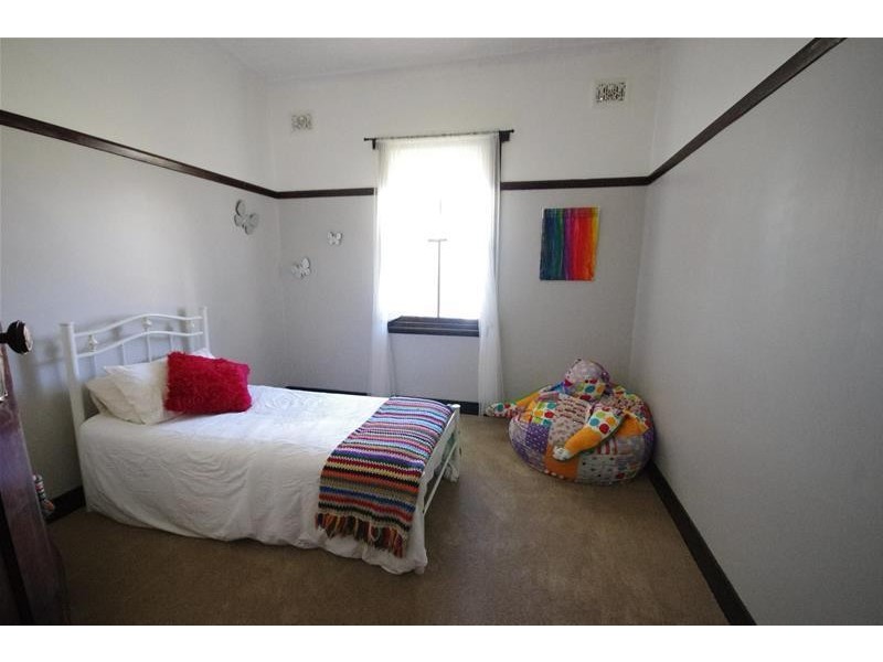 19 Young Road, Cowra NSW 2794