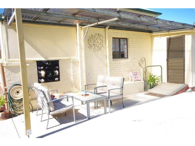 19 Young Road, Cowra NSW 2794