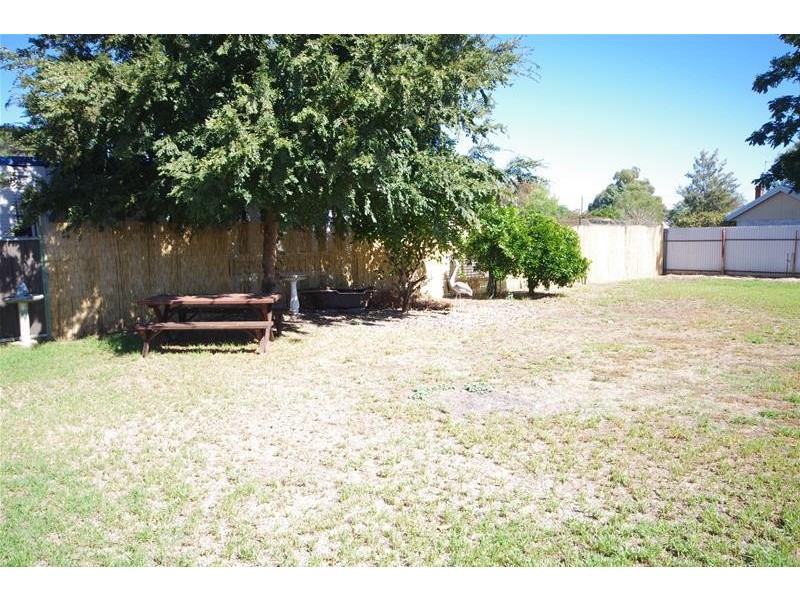 19 Young Road, Cowra NSW 2794