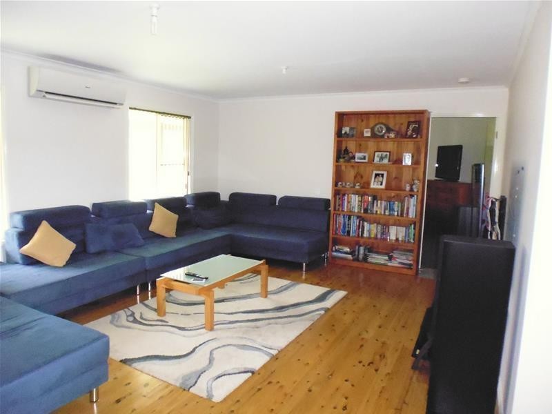 1 Parkes Street, Woodstock NSW 2793