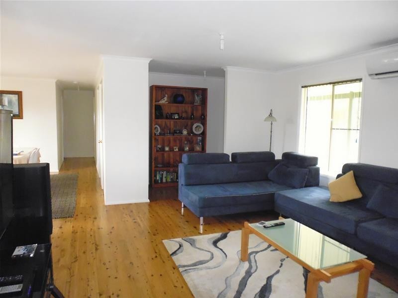 1 Parkes Street, Woodstock NSW 2793