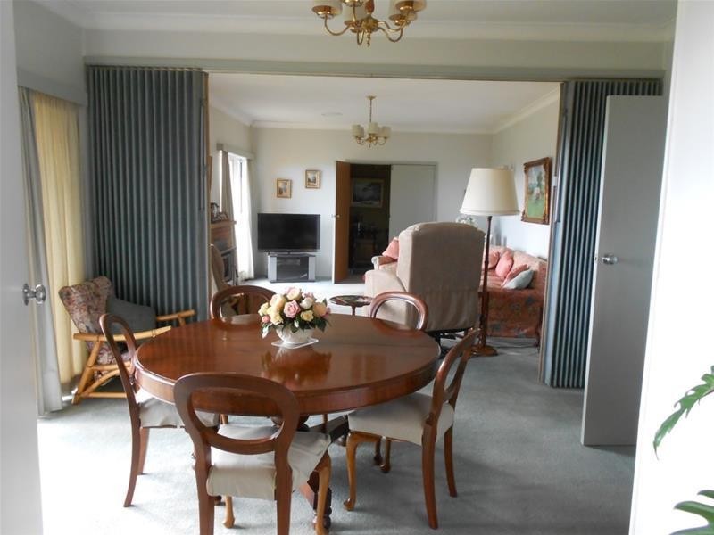 Reg Hailstone Way, Woodstock NSW 2793